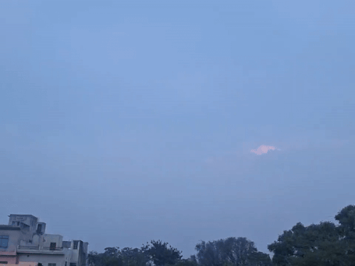 आज सीकर शहर में कोहरे का ज्यादा प्रभाव नजर नहीं आया। 31 जनवरी को नया वेदर सिस्टम एक्टिव होने के बाद मौसम में बदलाव की संभावना है।