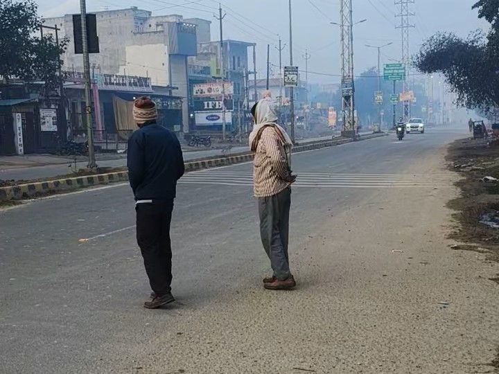 Mathura has a temperature of 10°C.