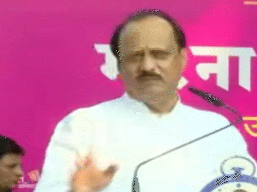 अजित पवार का यह वीडियो बारामती के कान्हेरी गांव का है, जहां 24 जनवरी को उन्होंने चुनावी सभा की थी। - Dainik Bhaskar