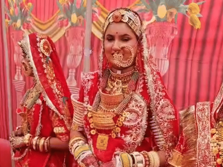 मिस पोकरण-2026 रही बीकॉम सेकेंड ईयर की स्टूडेंट वर्षा भाटी 47 लाख की गोल्ड ज्वेलरी पहनकर डेजर्ट फेस्टिवल में भाग लेने पहुंचीं।