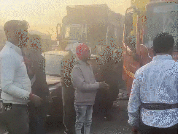 हादसे के बाद हाईवे के दोनोंं तरफ चार किलोमीटर लंबा जाम लग गया।