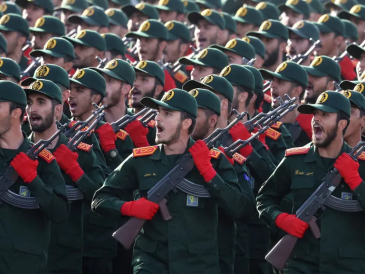 IRGC की कमान सीधे सुप्रीम लीडर खामेनेई के हाथ में होती है।