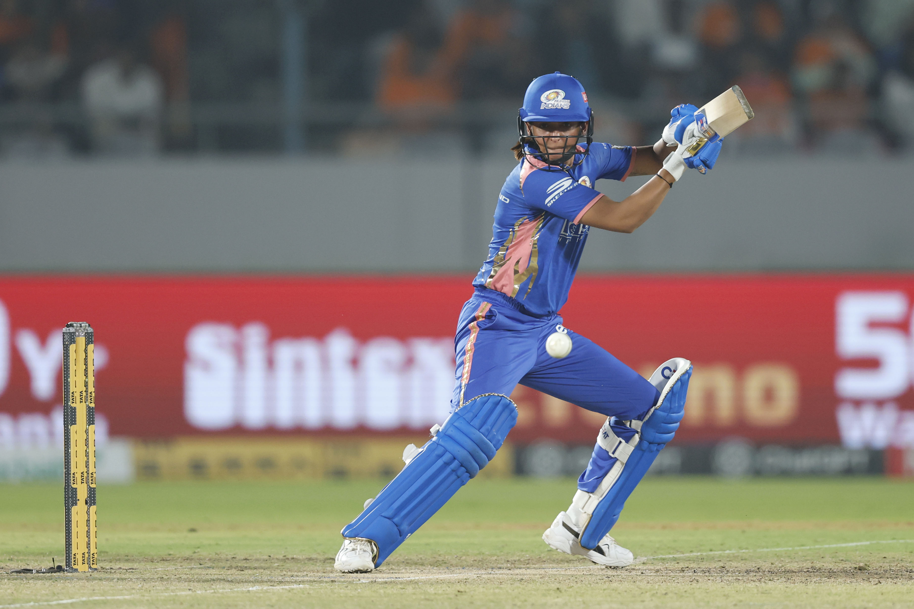 हरमनप्रीत कौर ने 82 रन बनाए, लेकिन अपनी टीम को जीत नहीं दिला सकीं।