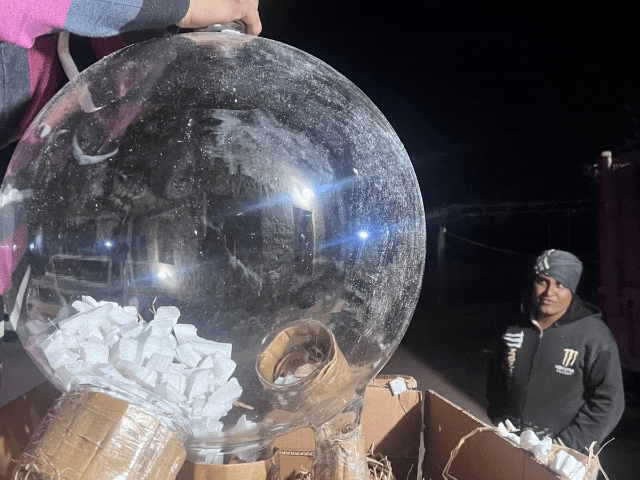 NCB ने कार्रवाई के दौरान मौके से कई उपकरण जब्त किए ।