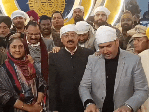 कैबिनेट मंत्री महेंद्र भगत और मेयर धीर ने श्री गुरु रविदास चौक का किया उद्घाटन। - Dainik Bhaskar