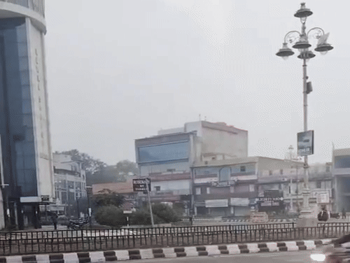 कोटा में आज न्यूनतम तापमान में 5 डिग्री की बढ़ोतरी दर्ज की गई है। आज न्यूनतम तापमान 14 डिग्री दर्ज किया गया। शनिवार सुबह से हल्के बादल छाए हुए हैं।