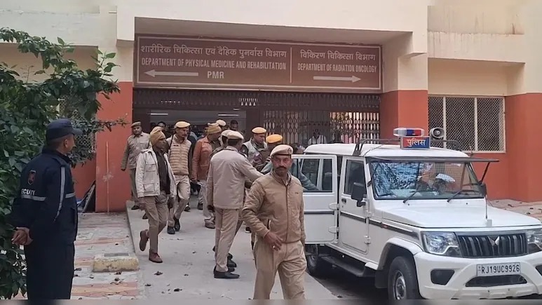 सोनम वांगचुक की एम्स में हुई जांच को लेकर डॉक्टर्स ने फिलहाल कोई आधिकारिक जानकारी नहीं दी है।