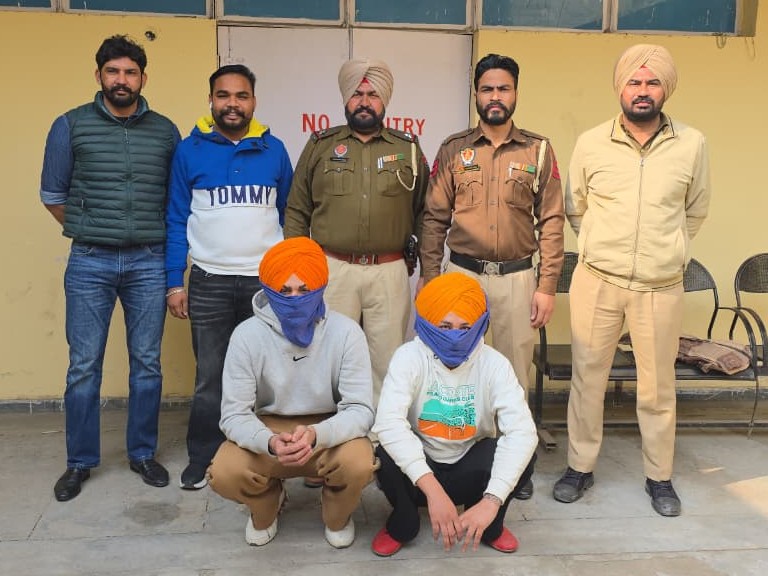 Moga Police Arrest 2 Drug Smugglers With 1kg Heroin After Car Chase