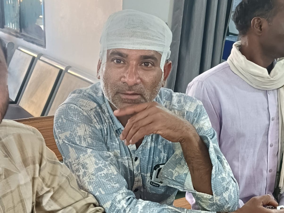 हमले में घायल ग्रामीण के सिर पर चोट आई है।