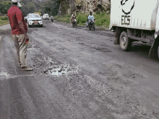 मध्यप्रदेश हाइवे का दृश्य।