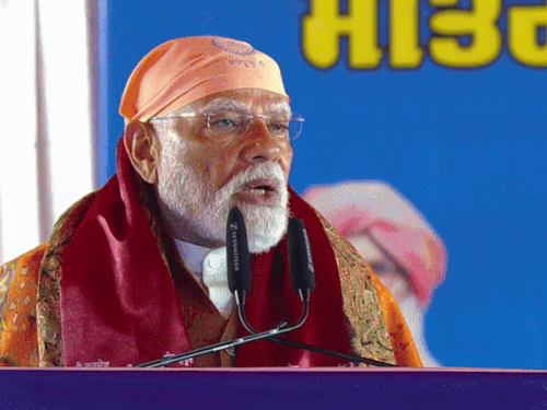 डेरा सचखंड बल्लां में श्रद्धालुओं को संबोधित करते प्रधानमंत्री मोदी।