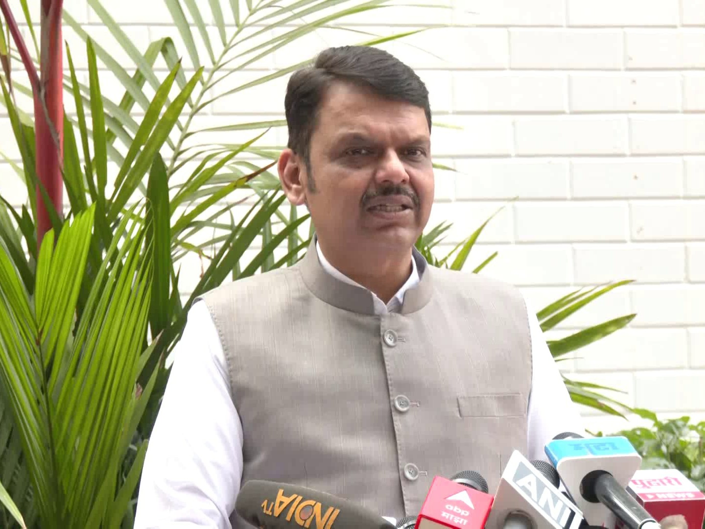 अजित पवार की मौत से बदला CM फडणवीस का शेड्यूल:  जिला परिषद-पंचायत समिति चुनाव का प्रचार नहीं करेंगे; NCP विलय भी तय नहीं