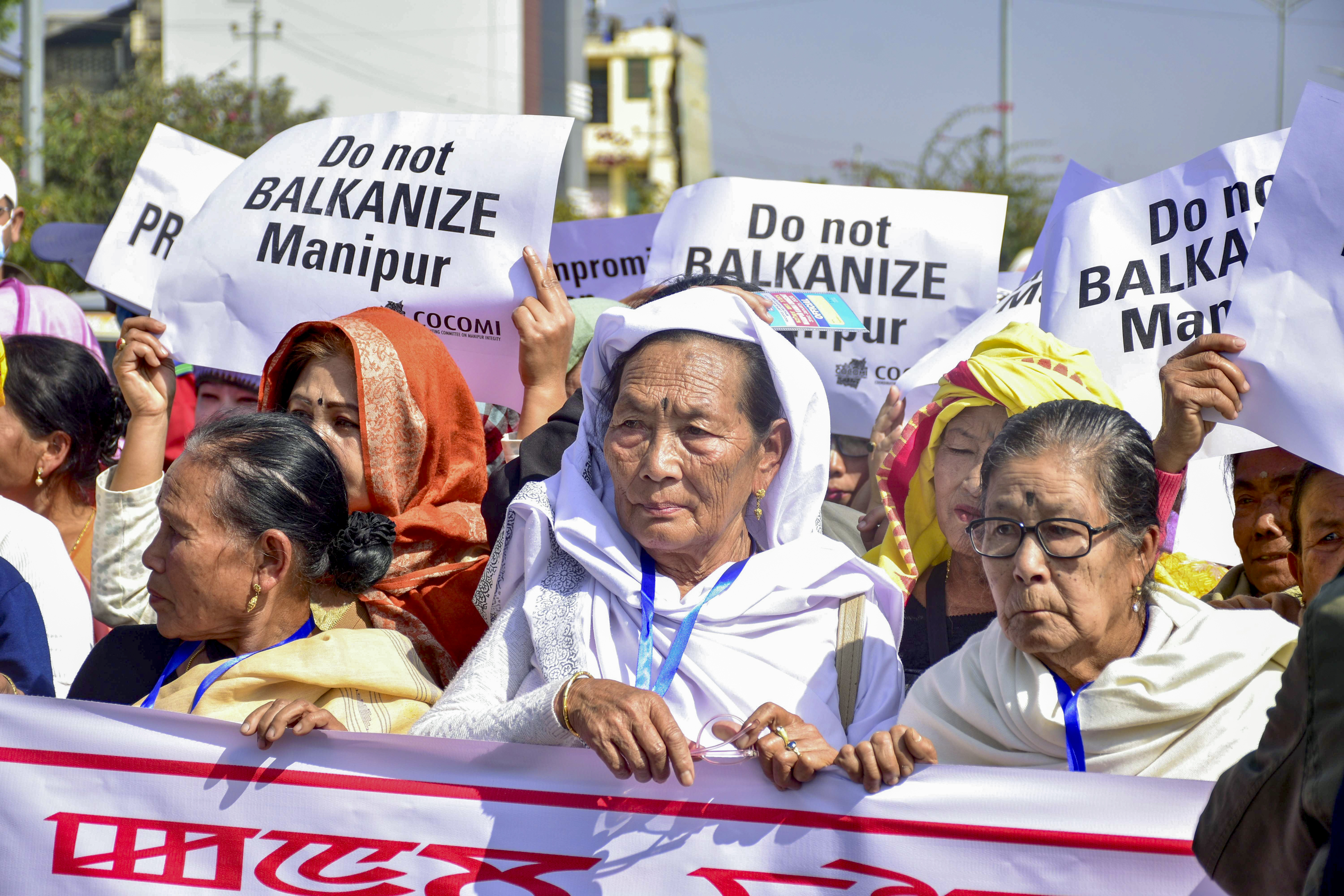 रैली में कई बुजुर्गों ने भी भाग लिया।