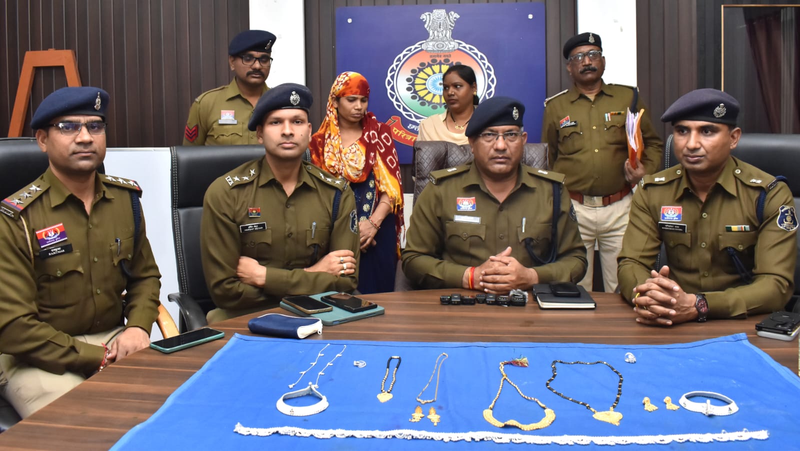 पुलिस ने मामले का खुलासा किया।