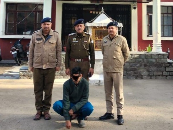 कसौली पुलिस ने आरोपी को गिरफ्तार किया। - Dainik Bhaskar