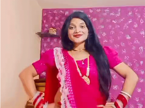 इंस्टा पर अंजली के कई वीडियो मौजूद है जिसे लेकर पति से विवाद होता था।