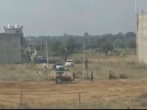 वीडियो किसी ने अपनी छत से शूट किया है। इसके बाद यह वीडियो सामने आया।