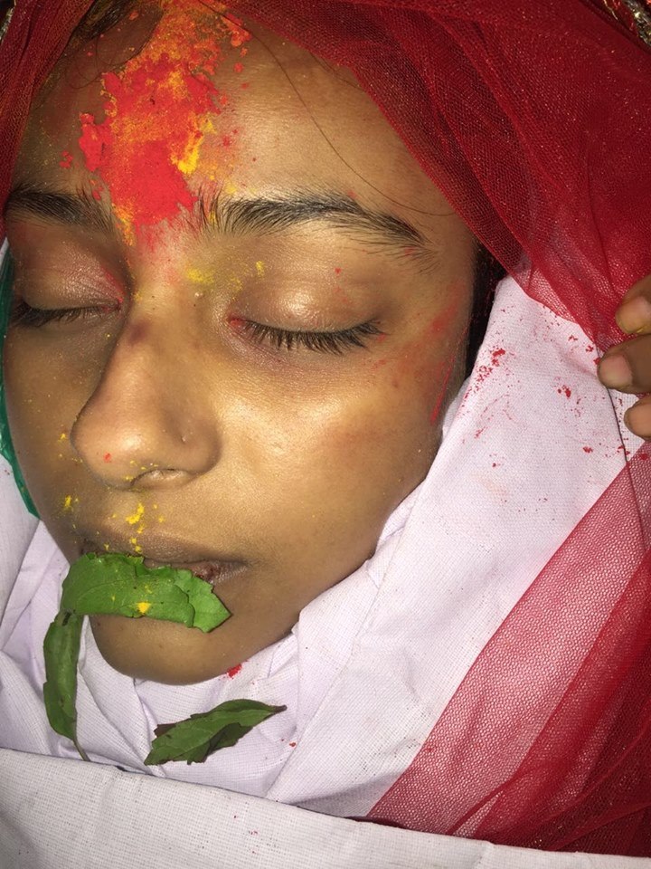 अंतिम संस्कार के समय प्रत्युषा की नाक पर चोट के निशान दिखे थे।