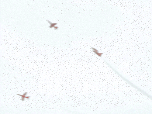 एयर शो के दौरान सूर्य-किरण की टीम।(फाइल फोटो)