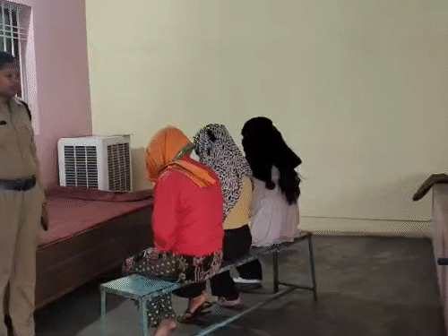 देह व्यापार चालने वाला मुख्य आरोपी और ग्राहक को पुलिस ने गिरफ्तार किया। - Dainik Bhaskar