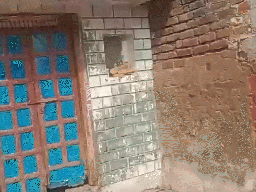 गांव पाड़ला में हिंदू युवक मोहित के घर पर लगा ताला।