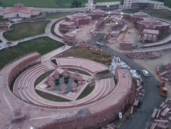 सागर के मकरोनिया इलाके के बड़तूमा मंदिर का ड्रोन व्यू।