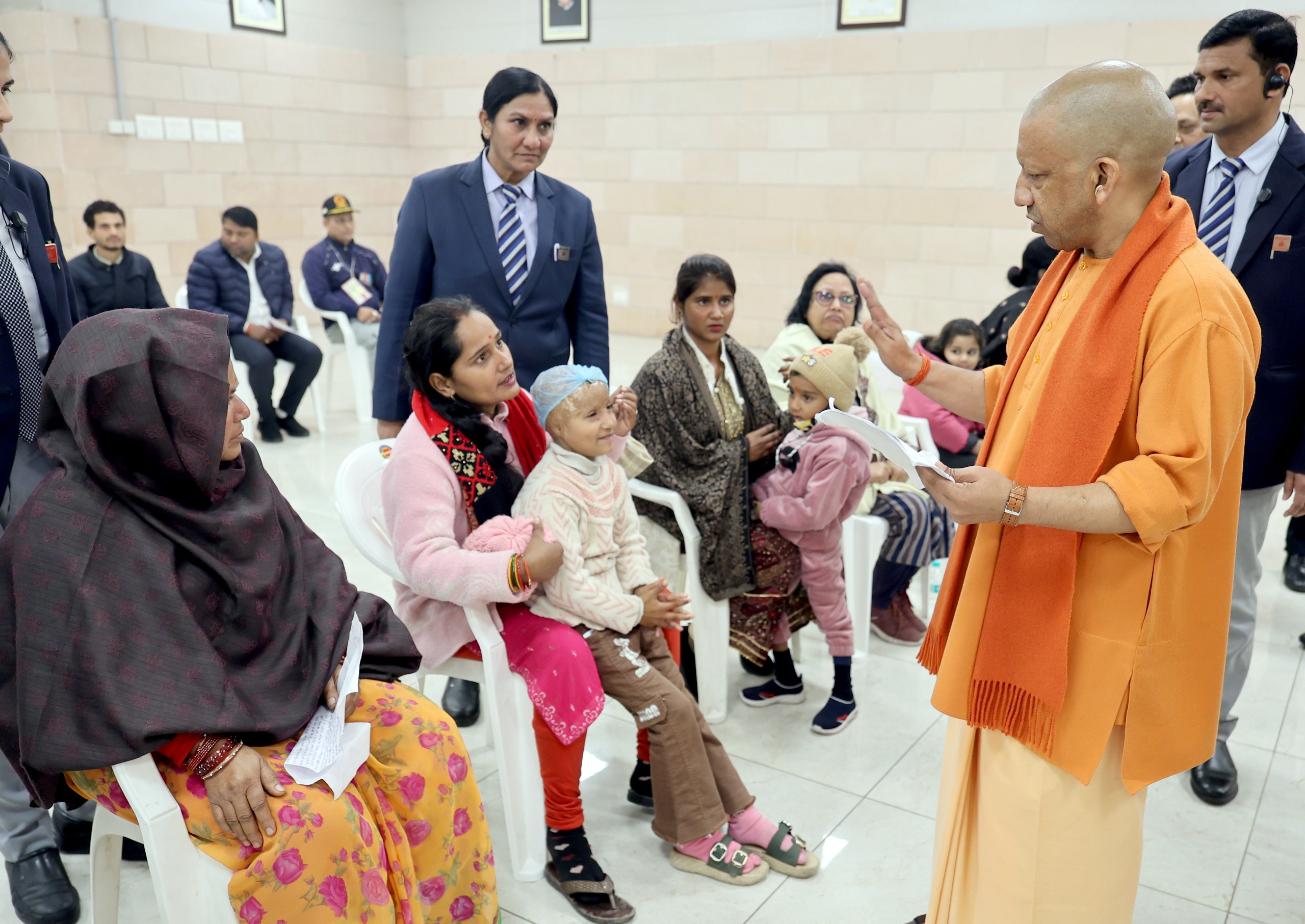 CM Yogi Adityanath Orders Instant Action on Public Grievances | UP