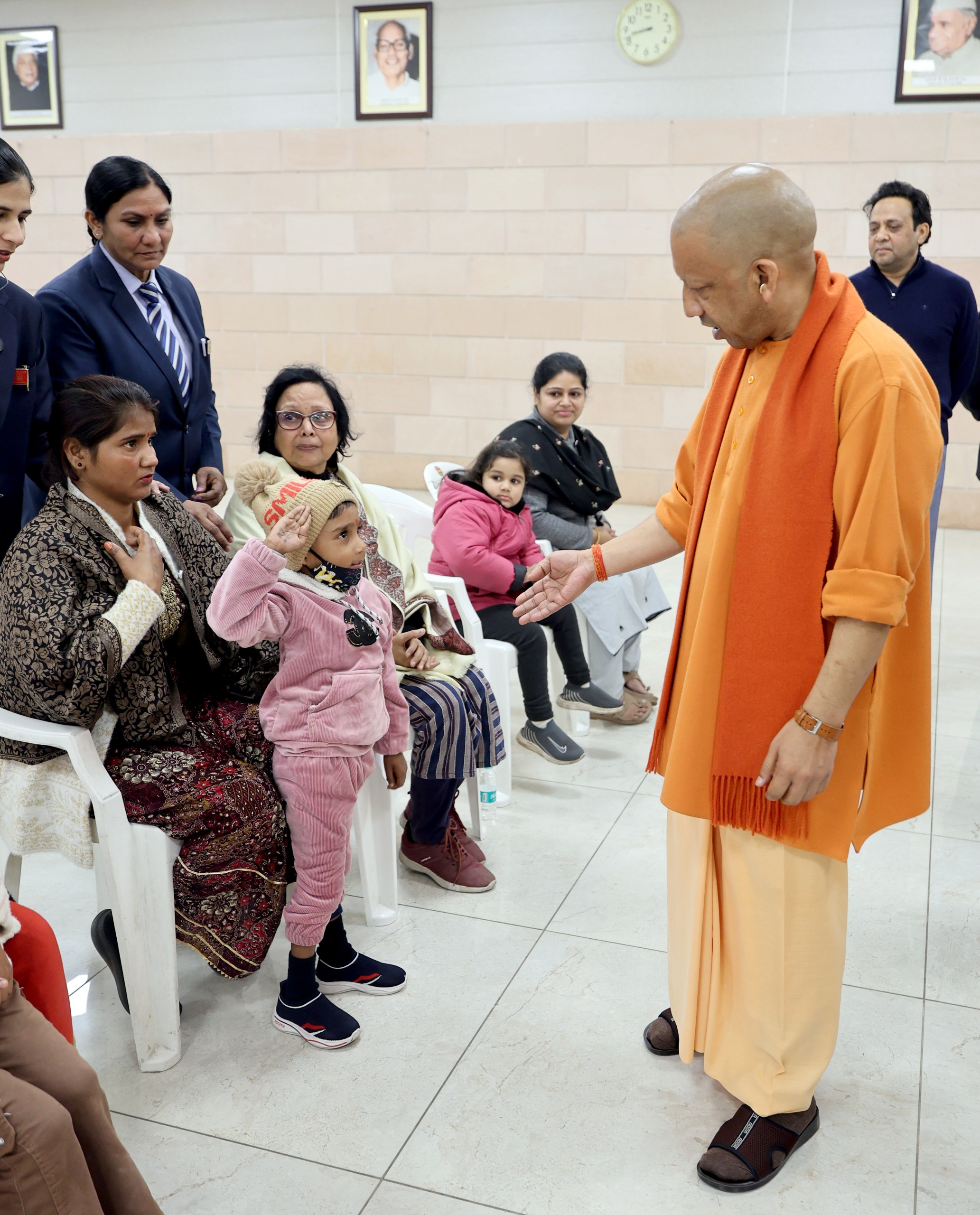 CM Yogi Adityanath Orders Instant Action on Public Grievances | UP