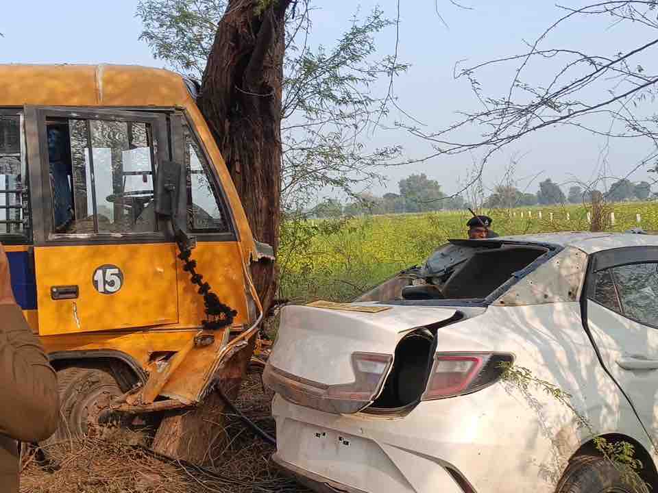 Mohanpur Road Accident: Car Collides With School Bus, Two Youths Dead