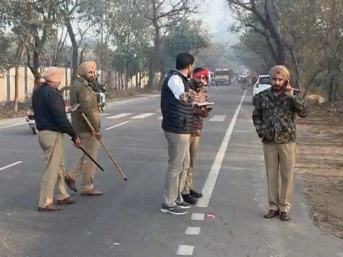 नाभा जेल से जब मजीठिया बाहर आए, उससे पहले जेल के बाहर समर्थकों को संभालने के लिए भारी पुलिसबल तैनात किया गया था।