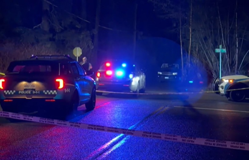 सरे में घटना के बाद मौके पर पहुंची पुलिस।