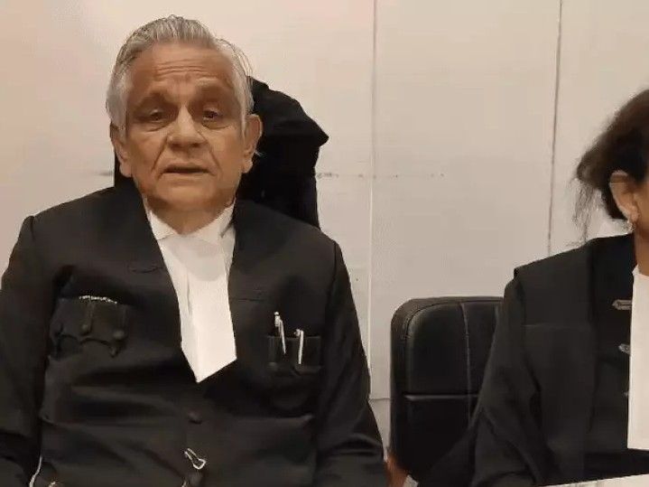 ओबीसी वर्ग के सीनियर वकील अनूप चौधरी।