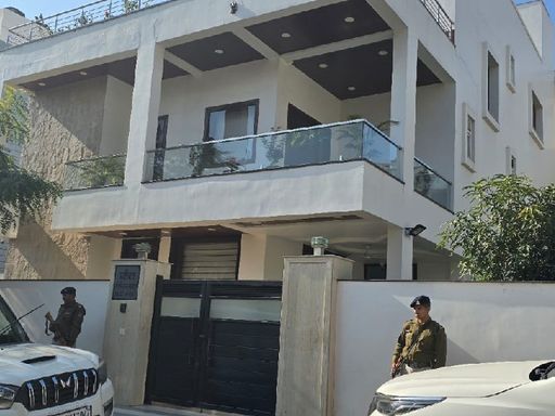 जयपुर में अजमेर रोड स्थित ज्ञान विहार कॉलोनी में पूर्व विधायक के घर जनवरी 2025 में सर्च ऑपरेशन चलाया गया था।
