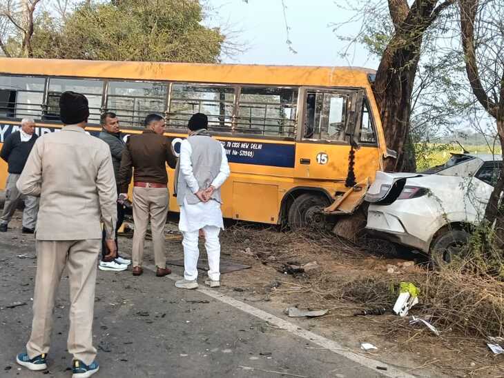 हादसे के बाद मौके पर जांच करते पुलिस कर्मी।