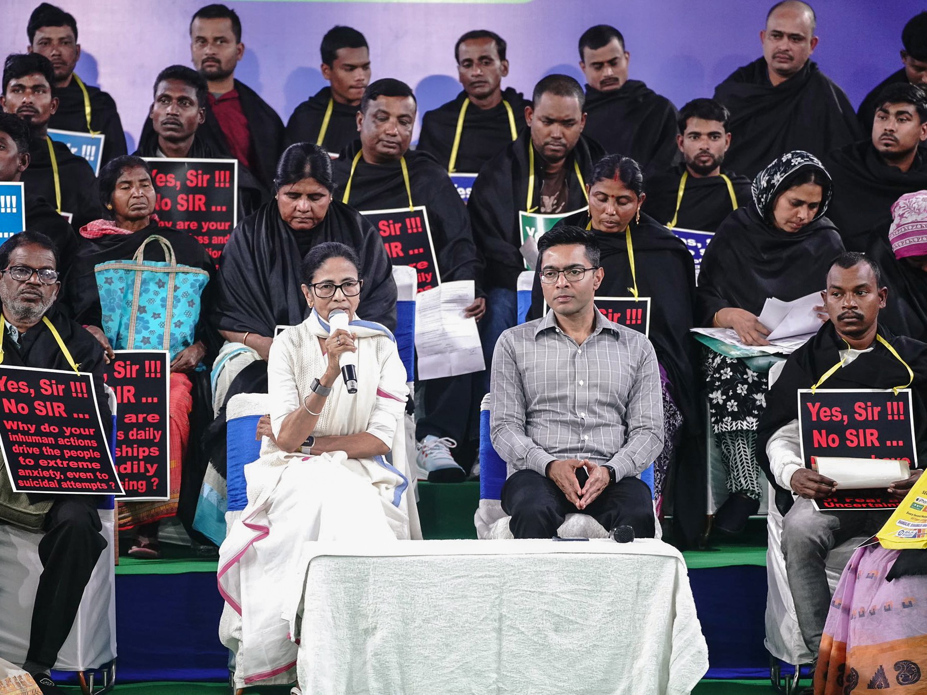 ममता ने मंगलवार को SIR और चुनाव आयोग के खिलाफ दिल्ली में प्रेस कॉन्फ्रेंस की। - Dainik Bhaskar