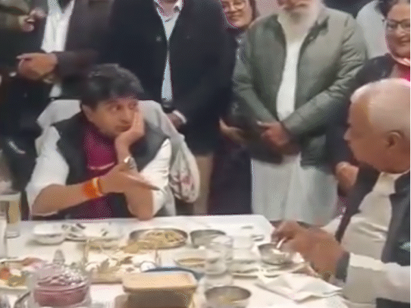 सिंधिया ने खीर खा रहे भाजपा विधायक को टोका, कहा- शक्कर जहर होती है।