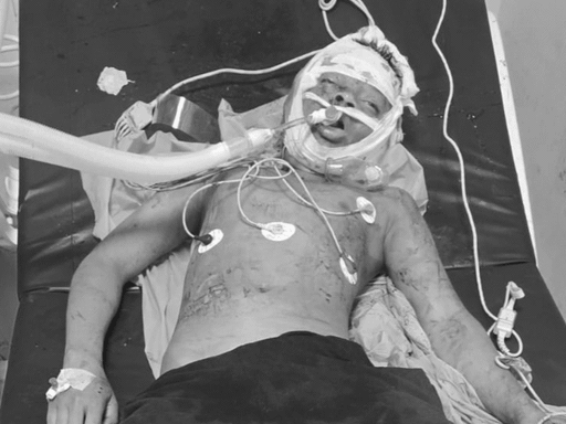 बच्चा शुक्रवार रात बालकनी में मिला था। शनिवार सुबह उसकी मौत हो गई।