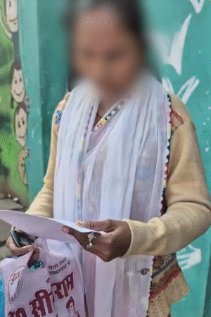 शालिनी ने कहा- अब बेटी मेरी बात नहीं सुनती, उसको जोया ही सही लगती है।