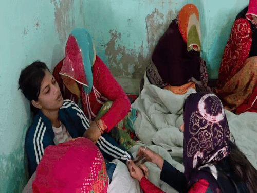 बहन निकिता कंवर और मां मुकेश कंवर का रो-रोकर बुरा हाल हो गया।