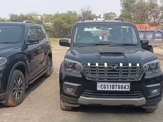 गाड़ी थाने में खड़ी करवा दी गई है।