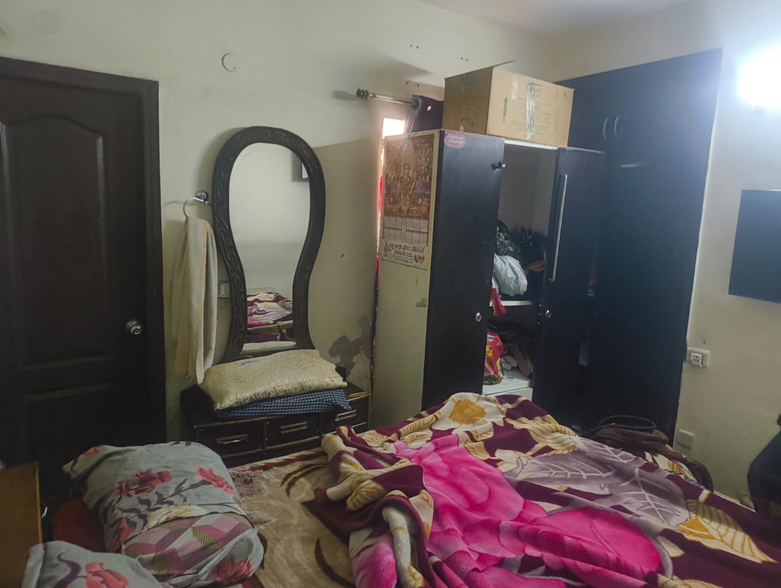 यह वही कमरा है, जिसमें बच्चियां रहती थीं।