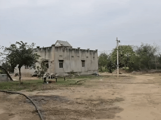 नागौर जिले के थांवला थाना क्षेत्र के हरसौर कस्बे की 45 बीघा सरकारी जमीन पर बना है सुलेमान का फार्म हाउस।