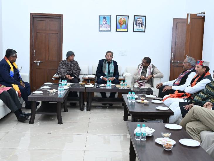 सांसद बृजमोहन अग्रवाल के आवास पर हुई बैठक में UGC मुद्दे का हल निकालने की कोशिश की गई।