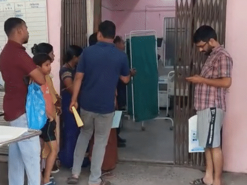 हादसे के बाद घायलों को रायगढ़ जिला अस्पताल में भर्ती कराया गया है।