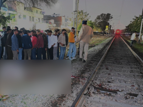 जालोर के सांचौर के रहने वाले मनोहर लाल भादू ने जयपुर के महेश नगर इलाके में शनिवार की शाम सुसाइड कर लिया।