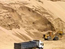 फाइल फोटो (रेत खदान) - Dainik Bhaskar