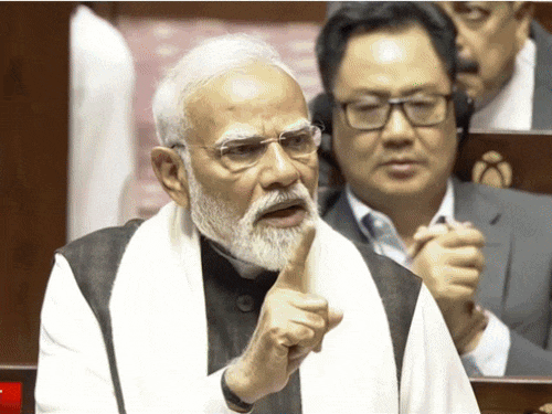 संसद में बोलते हुए प्रधानमंत्री नरेंद्र मोदी। - Dainik Bhaskar