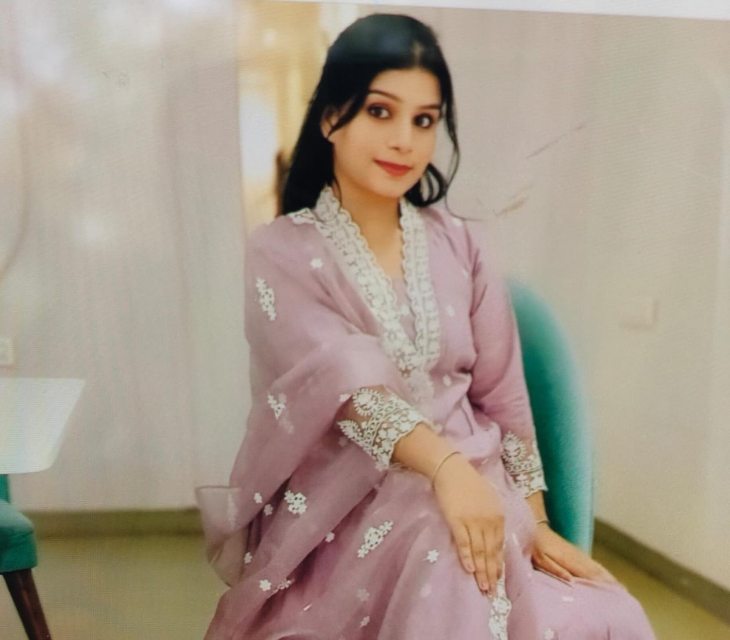 ये तस्वीर रिया रघुवंशी की है। प्रेमी ने शादी से इनकार किया तो सुसाइड कर लिया। (फाइल फोटो)