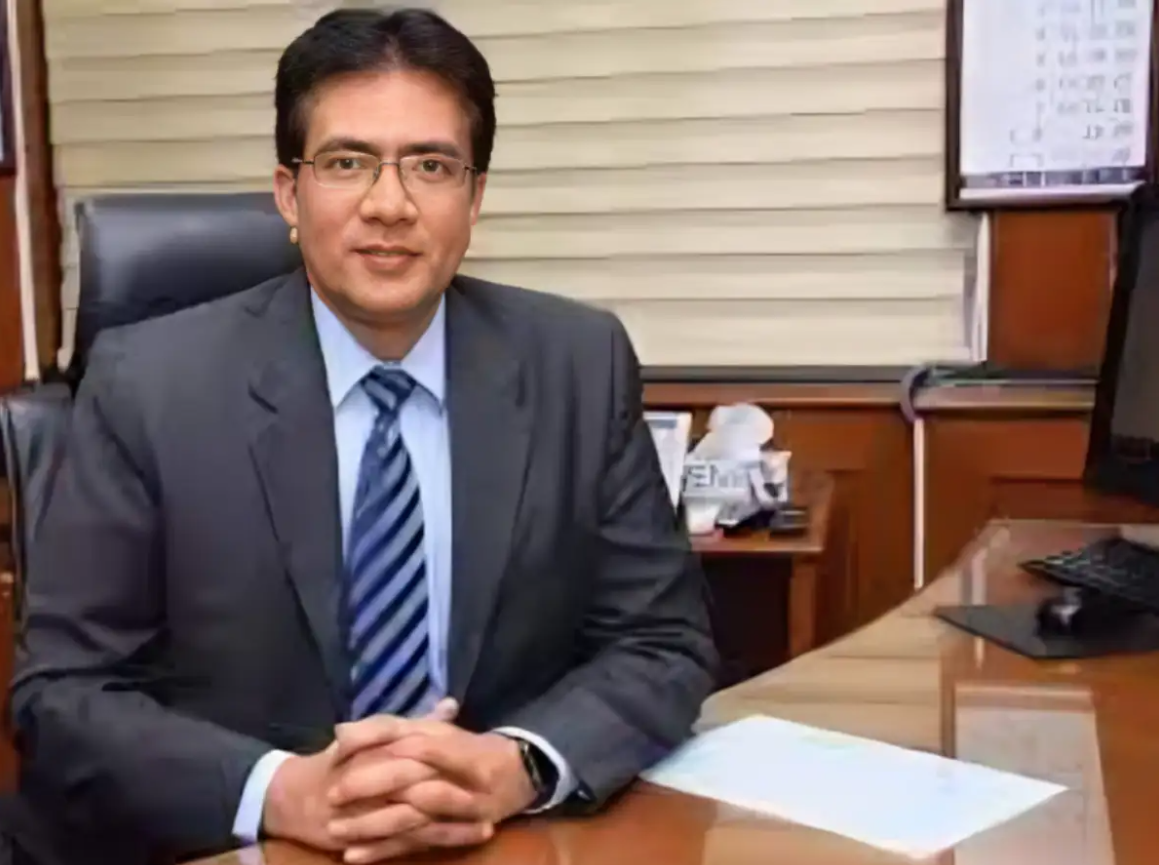 मुरलीधर जापान केओसाका में SBI ब्रांच और सिंगापुर ब्रांच के CEO भी रहे हैं।