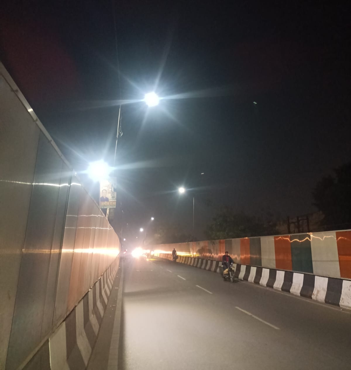 यही वह फ्लाईओवर है जिस पर शोएब के साथ हादसा हुआ।